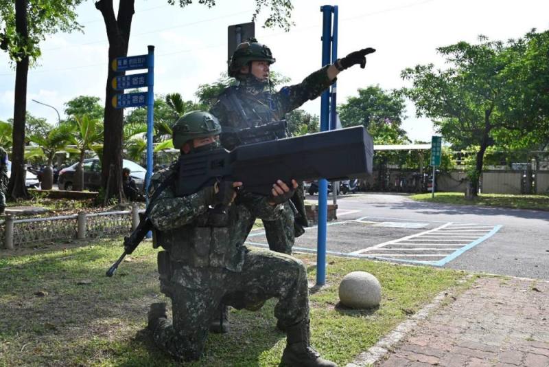 陸軍飛訓部日前實施「營區整體安全防護演練」。（陸軍飛訓部提供）