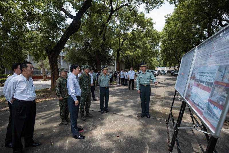 總統聽取部隊任務簡報及視導近接戰鬥訓練