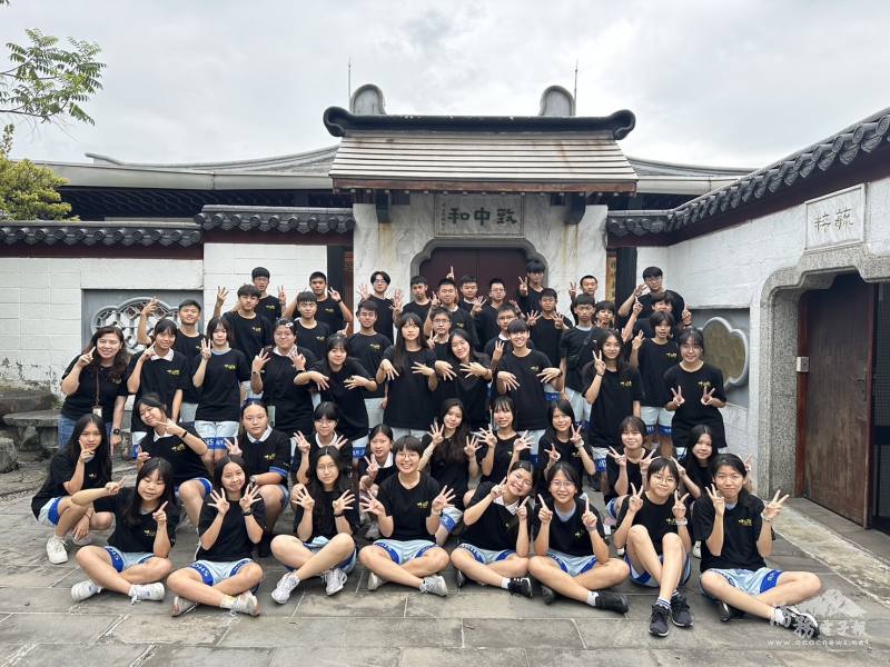 明道中學國際志工團赴泰北前合影