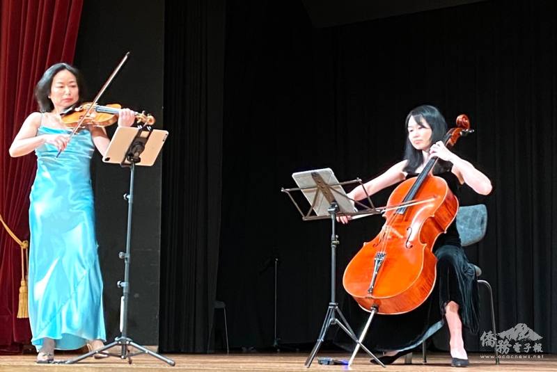 德國路德維希堡場音樂會  左起：小提琴家梁涵琳、彭靖的大提琴家妻子張智惠