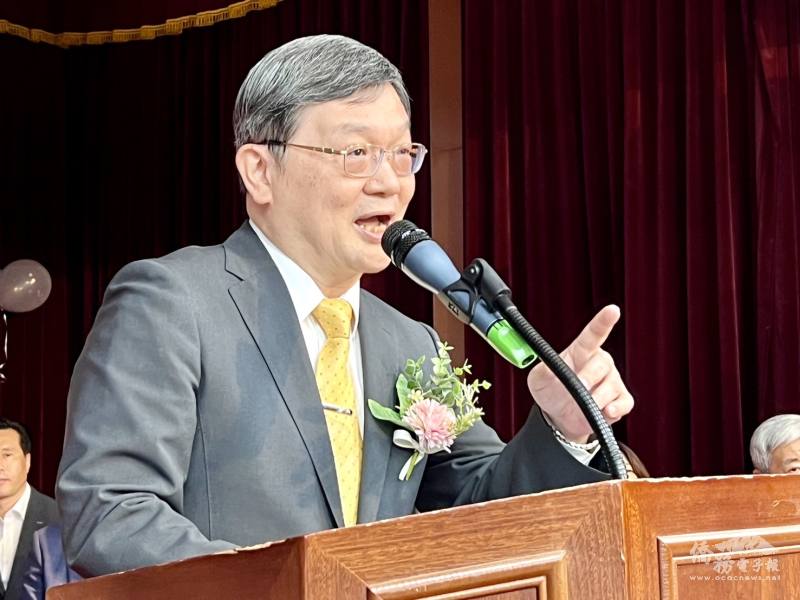 駐韓國代表梁光中致詞祝福畢業生