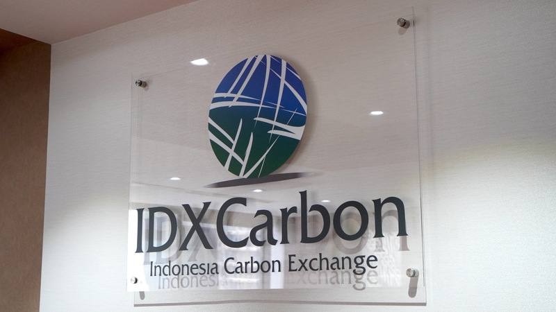 印尼碳權交易所（IDXCarbon）去年9月在總統佐科威見證下風光啟動，並喊出印尼碳交易的潛在價值預估高達3000兆印尼盾（約1940億美元）的響亮口號。圖為碳交所標識。