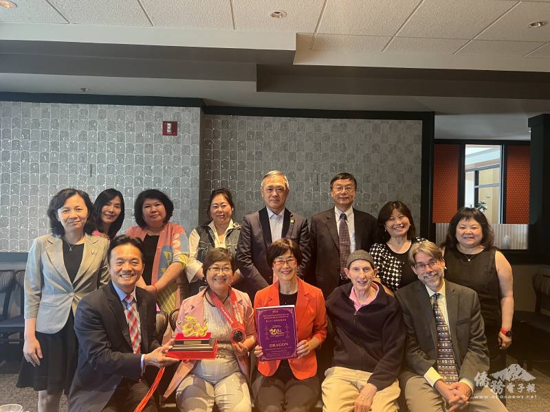 僑務委員會委員長徐佳青與巴爾的摩鄉親午宴話家常