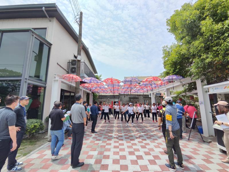 秀水鄉金興村繁華番花道聚落美化改善兼顧全齡友善機能，獲建築園冶獎社區景觀營造類獎項