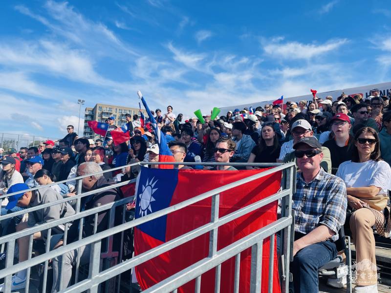 比賽期間，荷蘭臺灣鄉親聯誼會號召陣容龐大的加油團