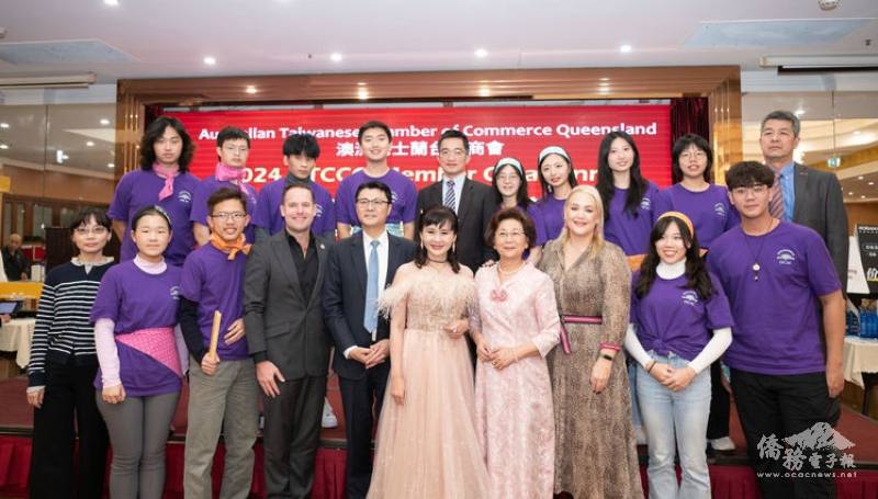 貴賓與搭僑計畫學生合影