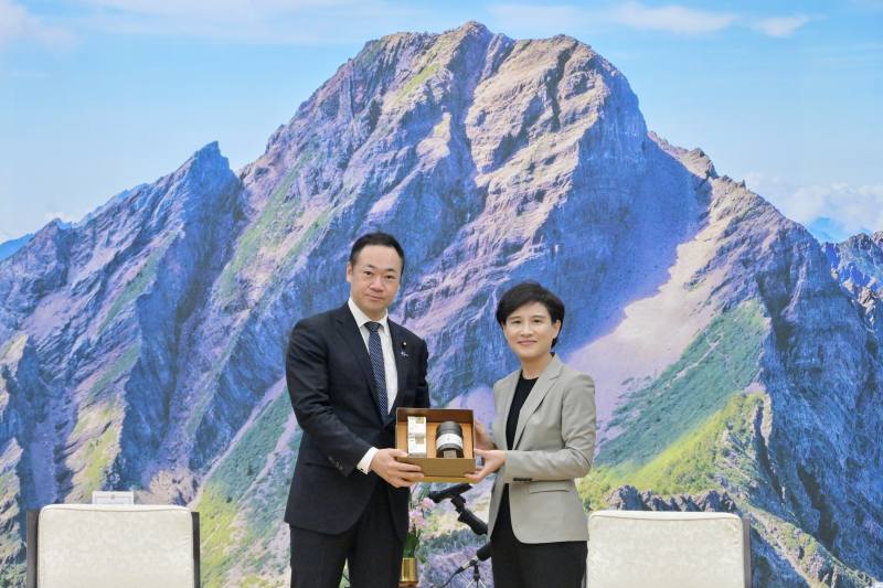 鄭副院長：加速臺日經貿與科技合作 共同打造安全、可信賴產業供應鏈