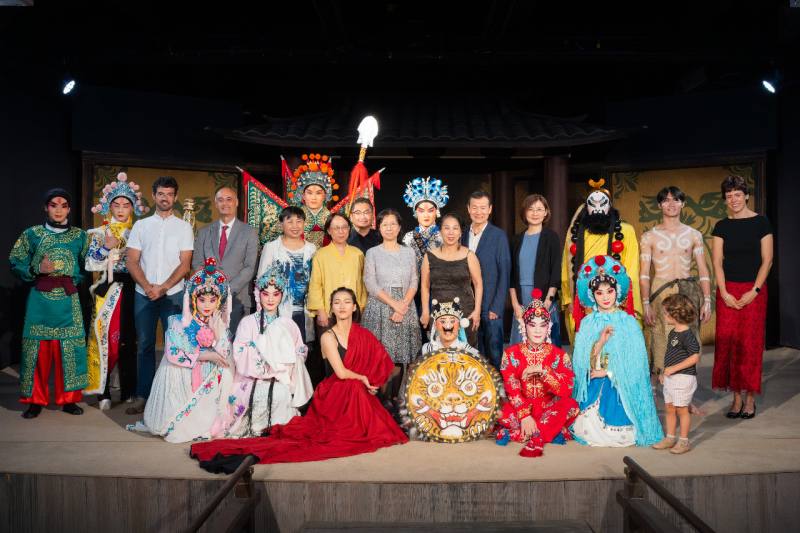 進駐新北市市定古蹟板橋放送所僅一年的當代傳奇，今年7月19日至9月22日，將舉辦首屆「CLAP傳奇夏日藝術節」，希望位民眾打造一站式藝術體驗新樂園。(當代傳奇提供)