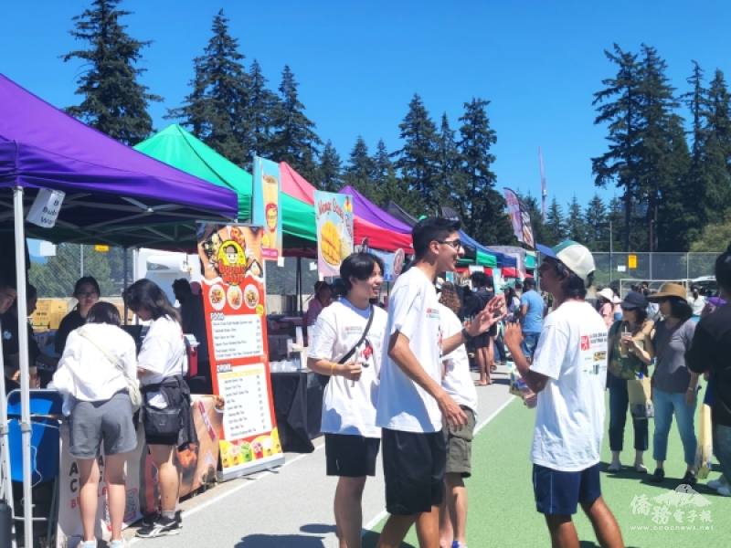 珍奶節老中青三代同樂 多元族裔都愛臺灣美食