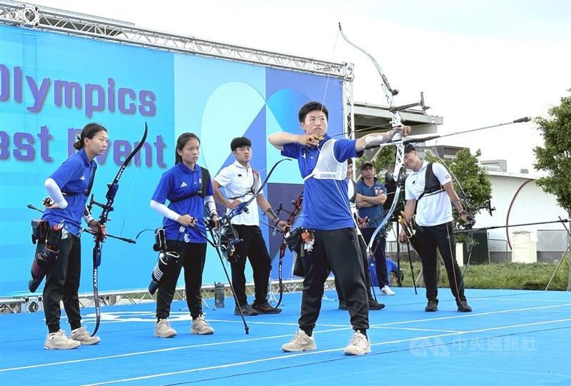Archer Lei Chien-ying (front right) at a mock game at the National Sports Training Center in Kaohsiung on July 5, 2024. CNA file photo