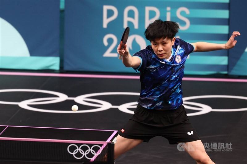 Paddler Cheng I-ching wins against Sarah Hanffou of Cameroun in the women's singles round of 64 on Sunday. CNA photo July 28, 2024