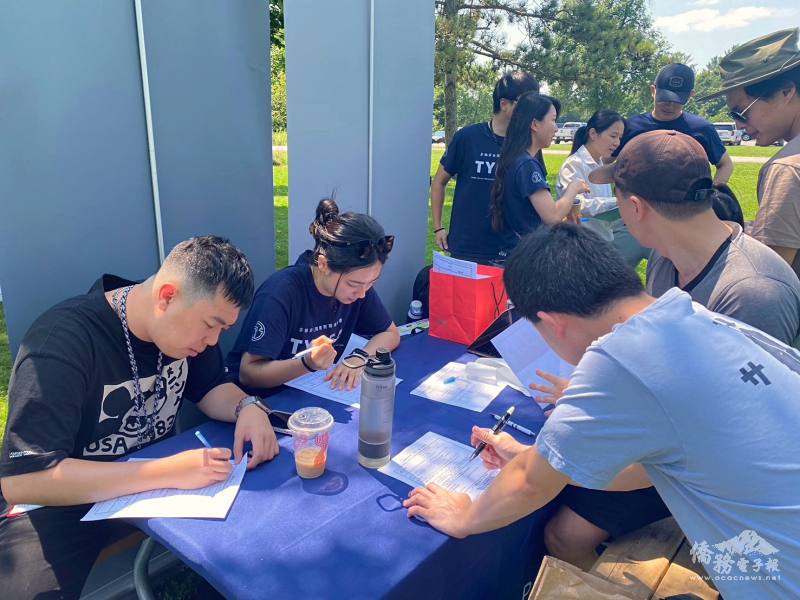 與會青年紛紛申辦i僑卡