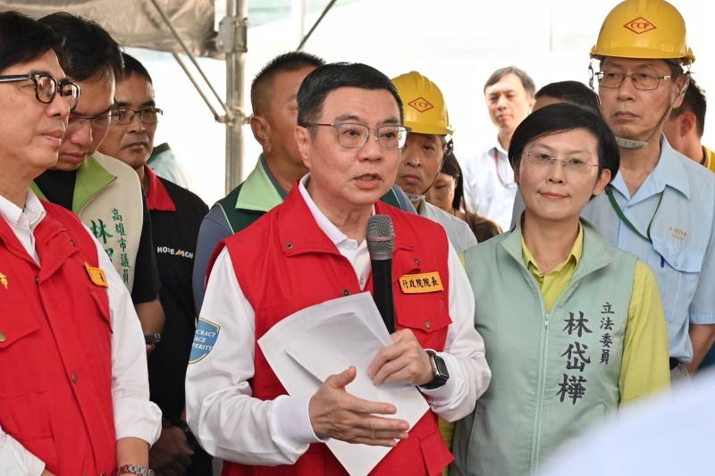 行政院長卓榮泰視察仁武產業園區廠商災後復原情形