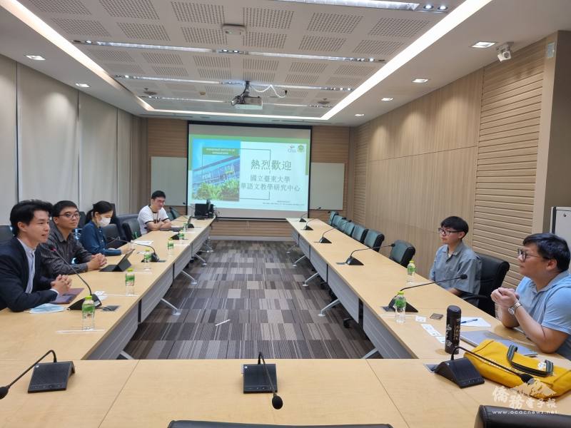舒兆民與正大管理學院(PIM)文學院校方代表樂見未來展開合作，促進臺泰華語學習及僑生的求學和就業發展