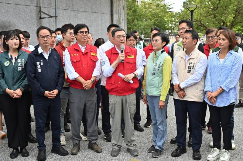 行政院長卓榮泰視察高雄地區滯洪池成效及淹水復原情形