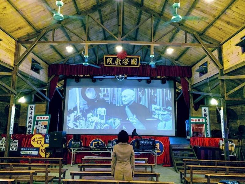嘉義縣歷史建築「大林萬國戲院」將封館整修，預計114年底完工。萬國戲院保留50年代電影院樣態，為大林鎮著名的觀光及文化活動場域，也吸引多部國內、外劇組來此拍片。（江明赫提供）