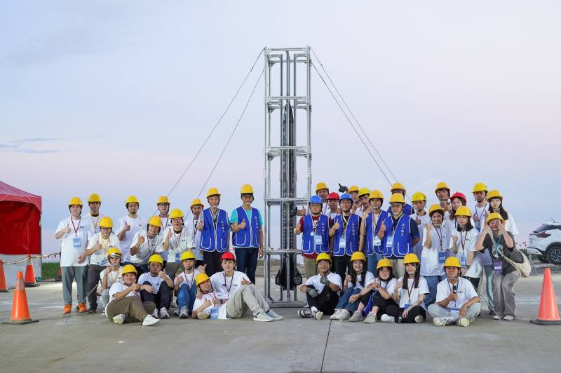 淡江大學於屏東旭海的國科會「短期科研探空火箭發射場域」，順利發射第3支科研探空火箭「Polaris」 (圖取自淡江大學)