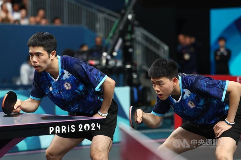 Taiwanese paddlers Chuang Chih-yuan (left) and Kao Cheng-jui. CNA photo
