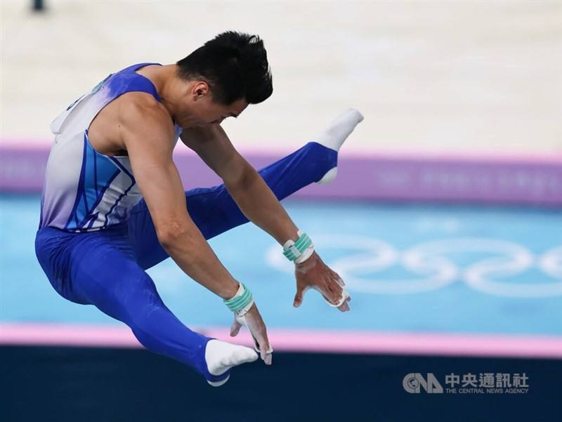 Taiwanese gymnast Tang Chia-hung performs his routine in the men's horizontal bar final at the Paris Olympics on Monday. CNA photo