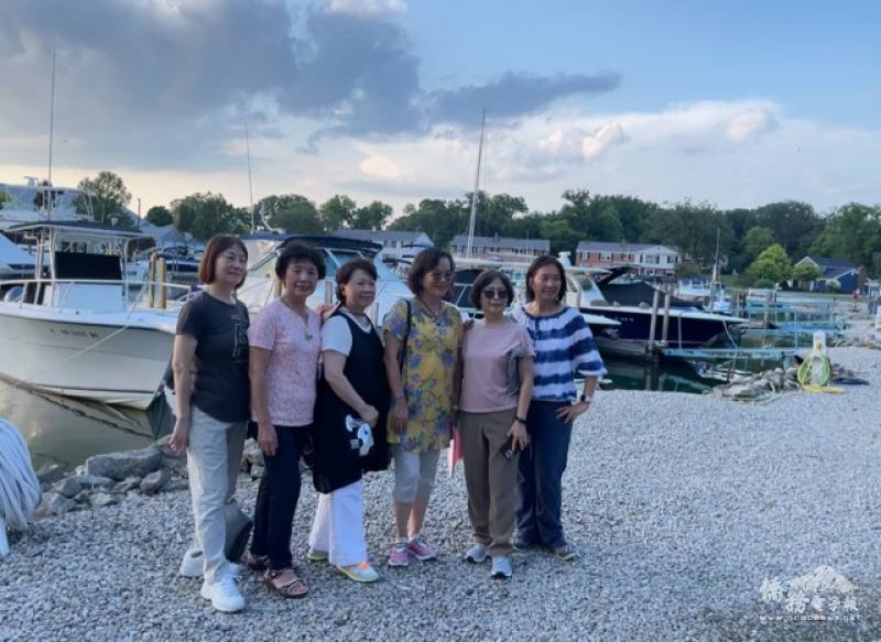 從左到右: 張翠娟、鄭淑華、黃司晶、陳雨辛、張淑貞、吳幸娜