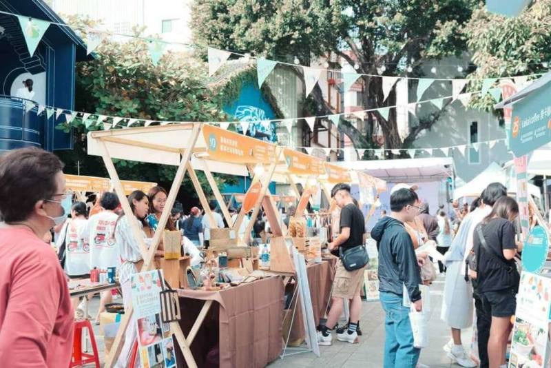台灣文化創意博覽會將於23日起盛大舉辦，台南概念展區規畫3大核心展區，其中文創校區位於藍晒圖文創園區，集結園區內23間品牌、超過40場五感體驗與品牌小聚，還有cosplay遊行。（台南市文化局提供）
