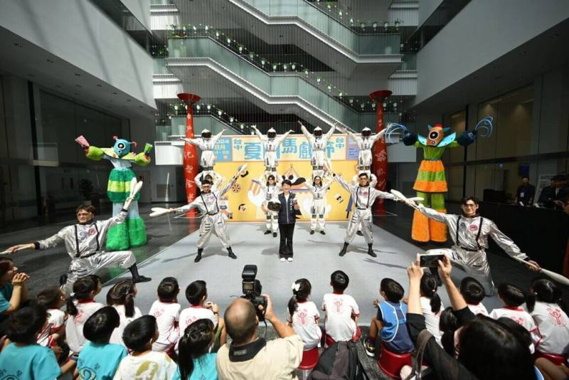 台中市文化局表示，第1屆台中夏日馬戲節將於24日、25日在文心森林公園及圓滿戶外劇場舉行，還有DJ派對和市集等6大主題區域，歡迎民眾前往遊玩。（台中市文化局提供）