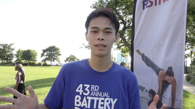 「崎路」由學生編舞家葉承融的生命歷程出發，傳達出求學路上的崎嶇與艱辛。中央社實習記者龔芸可紐約攝