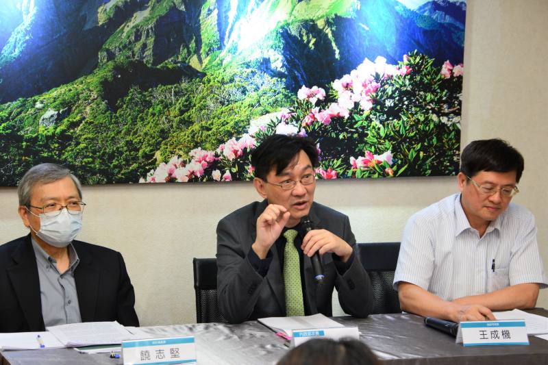 董次長主持部務會報記者會