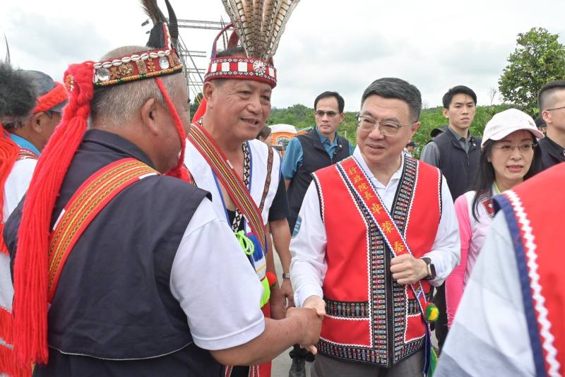 卓榮泰出席「太巴塱部落豐年祭」