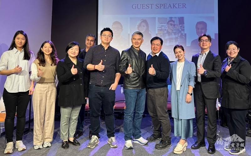 「邁向成功職涯論壇」貴賓合影