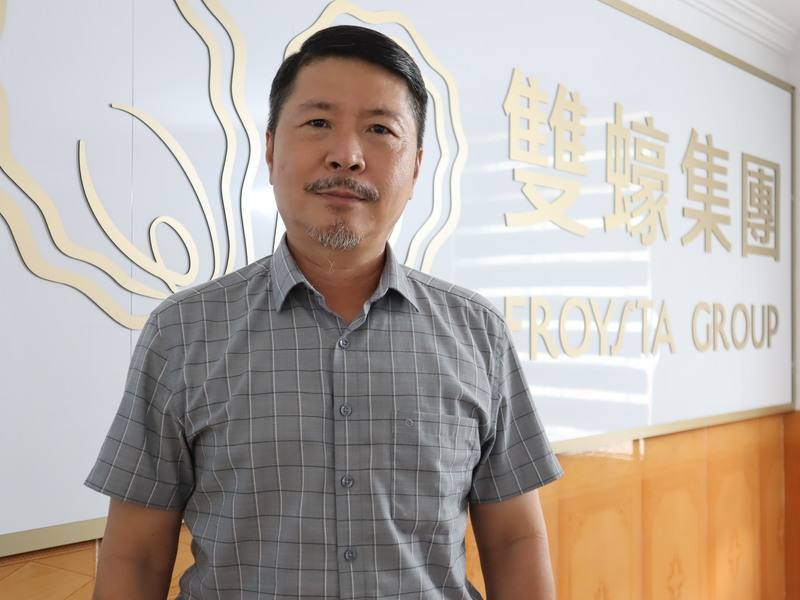台商何坤吉（圖）認為，台灣市場對越南蚵仔會更加依賴，5年前到越南養蚵重鎮雲屯縣開水產加工廠，透過液體冷凍技術盼將現撈蚵仔的鮮甜呈現給台灣民眾