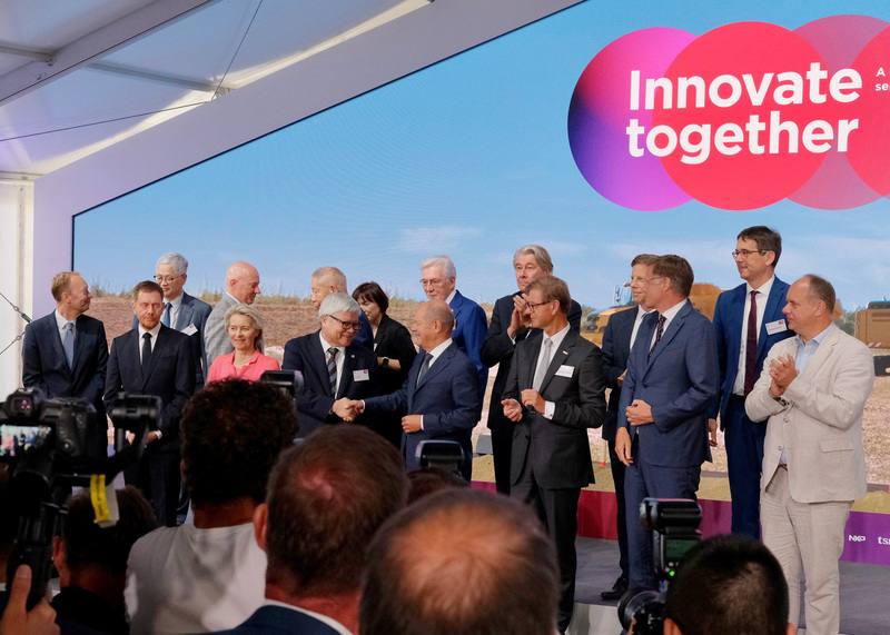 台積電德國德勒斯登半導體晶圓廠20日舉行動土典禮。台積電董事長魏哲家（前左4）、歐盟執委會主席范德賴恩（前左3）與德國總理蕭茲（前左5）出席。