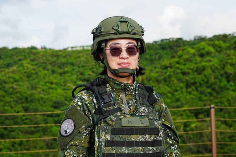 空軍防空暨飛彈指揮部794旅旅長高淑莉上校參與此次九鵬精準飛彈射擊訓練，並於會後接受媒體訪問。