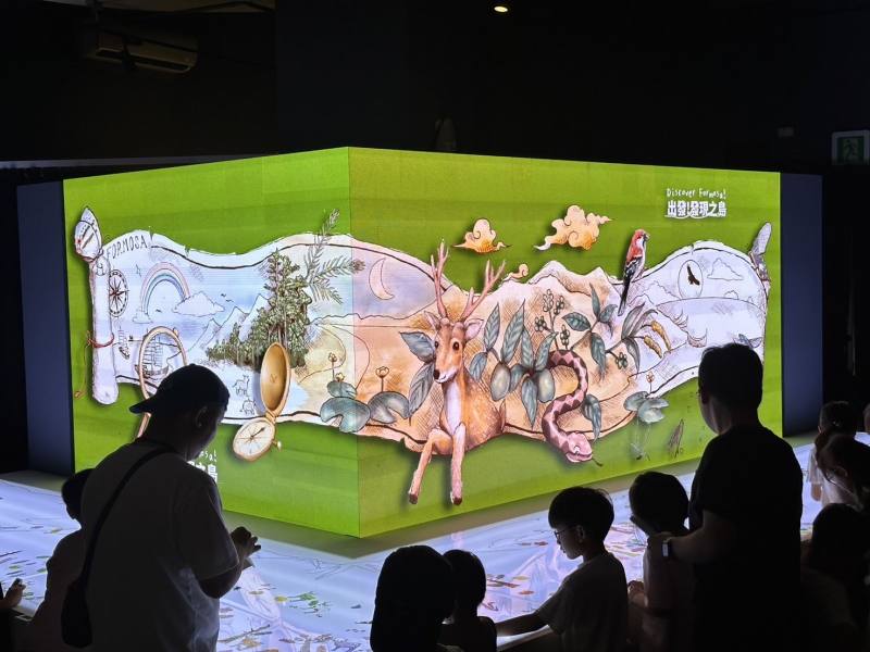 臺南文創園區「出發！發現之島」，以塗鴉藝術創造親子友善展區，介紹臺灣地理人文