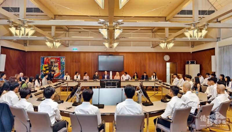 克勞斯·克魯岑邀約劇藝無限團隊共進早餐