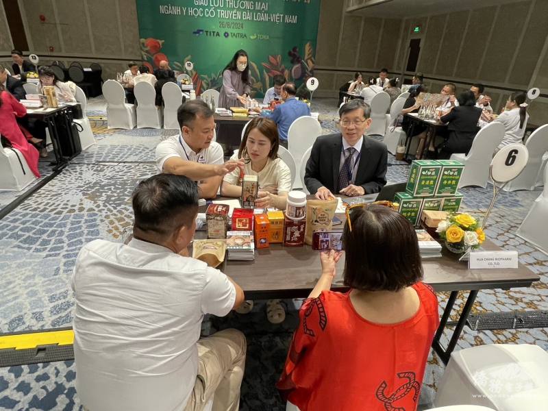 越南當地業者對臺灣的中醫藥、草本保健產品展現濃厚的興趣