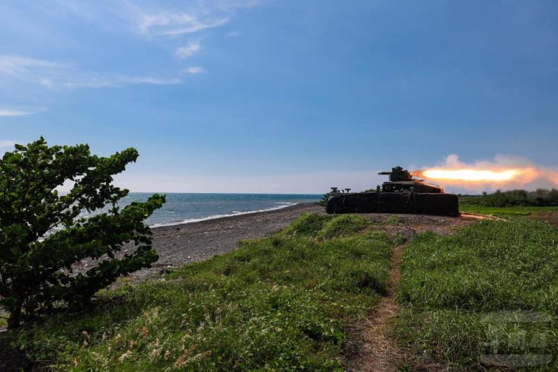 國軍於枋山靶場實施拖式飛彈射擊
