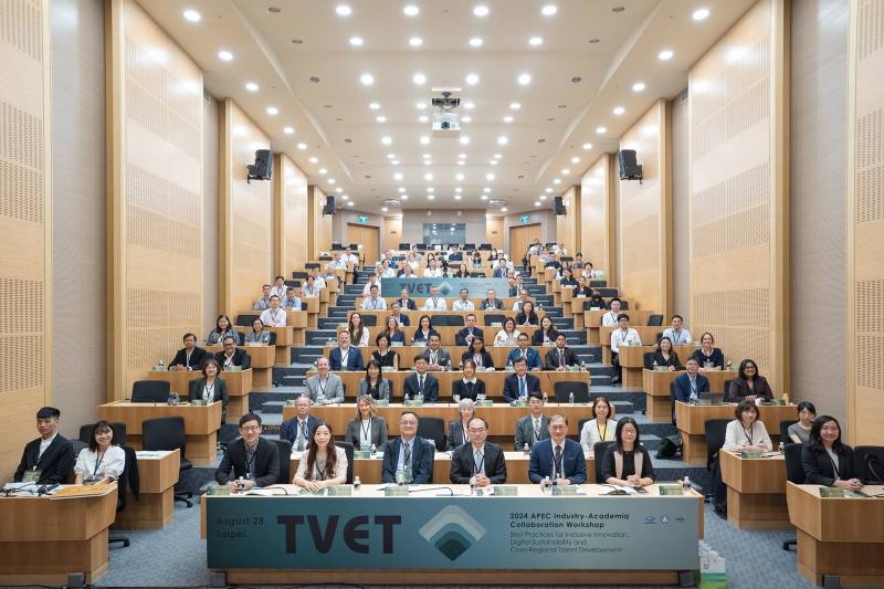 「2022_APEC循環經濟技職產學合作工作坊」大合照