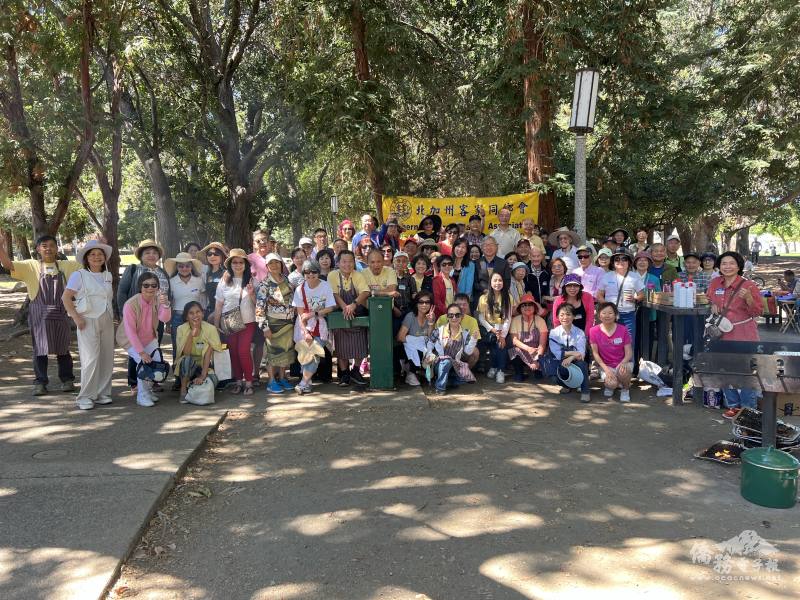 客家鄉親踴躍參加烤肉活動