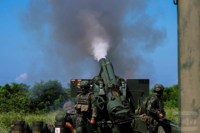 155公厘牽引砲射擊