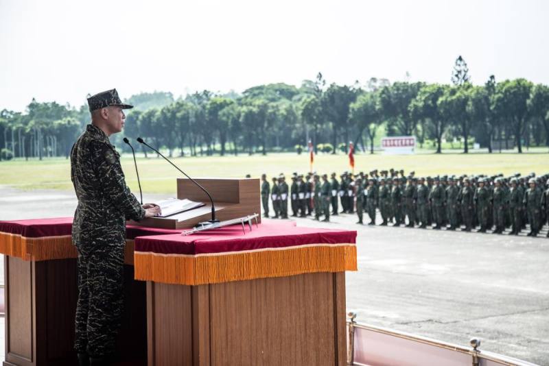 參謀總長梅家樹上將主持「113年三軍九校院聯合入伍訓練結訓典禮」