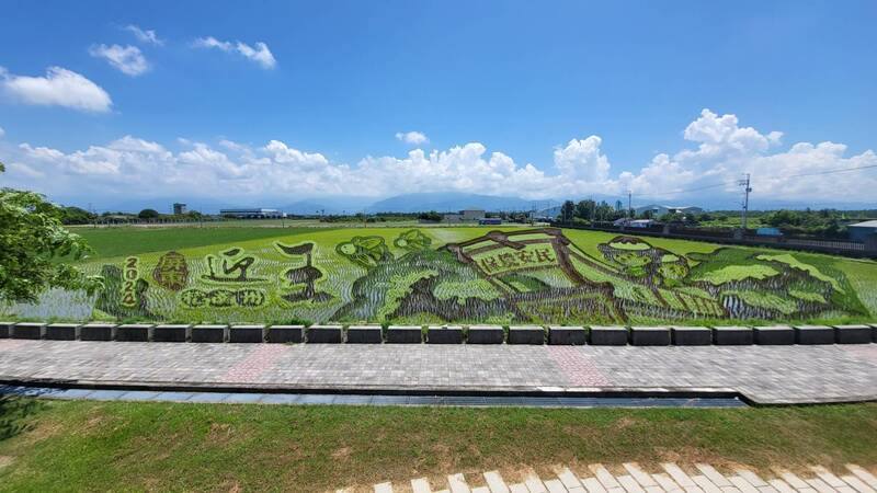 屏東今年3鄉鎮迎王祭典，南州鄉除打造迎王祭典主題彩繪稻田，並選定9月28、29日東港迎王期間，在南州運動公園舉辦彩繪稻田觀光市集活動，邀請遊客到南州遊玩