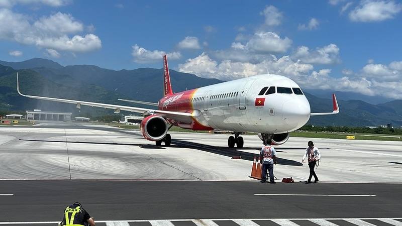 越南－台東包機直航30日啟動，由越捷航空執飛，往返班次皆客滿，台東縣政府規劃10月底會追加4架次