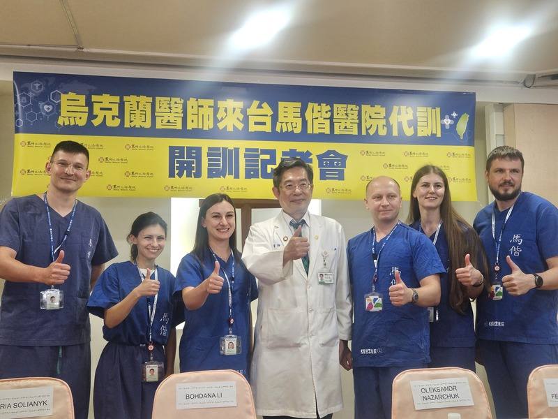 俄烏戰爭已持續2年，台灣醫療團是亞洲首個挺進烏克蘭第一線災區人道救援的團隊，這次台烏合作再進化，6名烏克蘭醫師排除萬難來台，學習重症照護，參與高品質臨床學習和觀摩機會，盼將寶貴知識和技能帶回烏克蘭