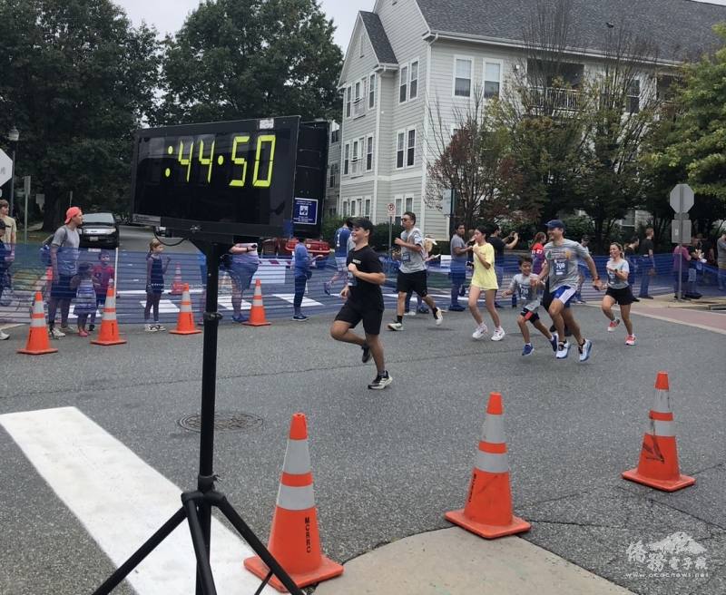 Participants racing toward the finish line