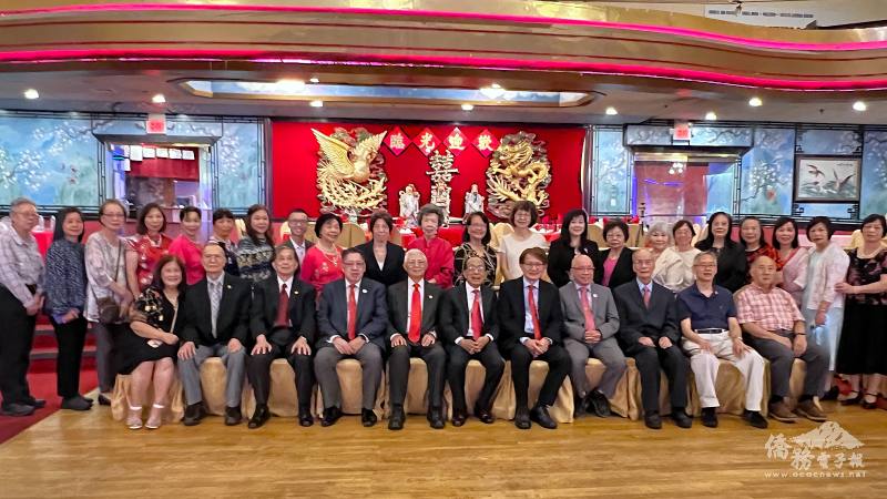 紐英崙余風采堂宗親合影