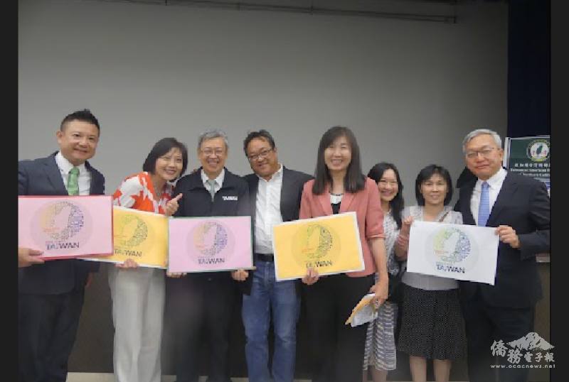 陳建仁(中)呼籲國際社會重視臺灣參與聯合國事務