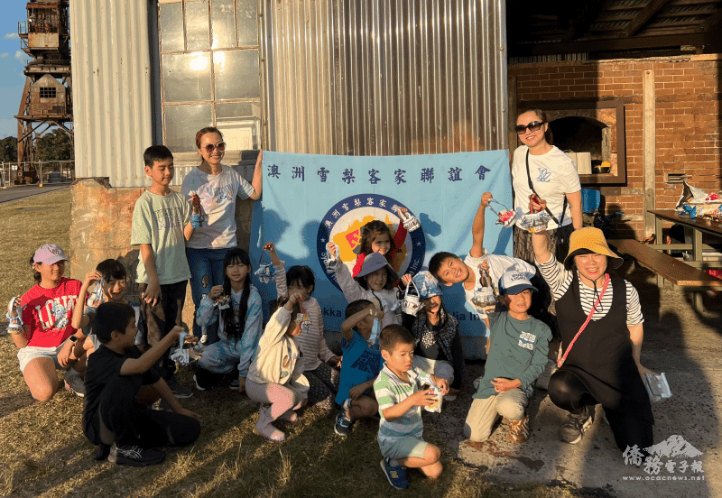 雪梨客家聯誼會舉辦中秋親子營，發揚客家精神製作環保燈籠