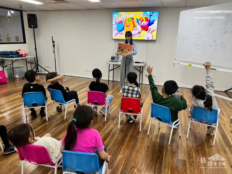 老師進行中秋節有獎徵答活動