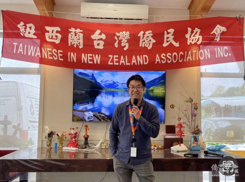 洪浩仁鼓勵鄉親善用圖書館資源